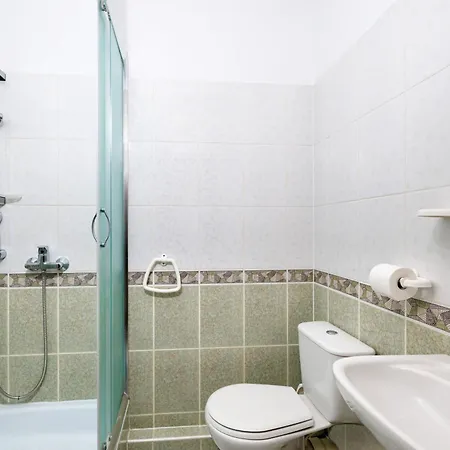 ゲストハウス Hania レバル