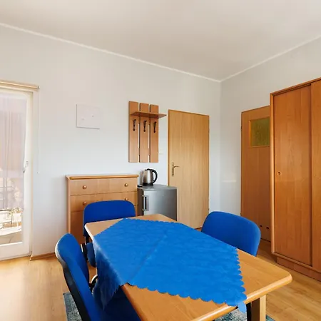 Hania ゲストハウス レバル